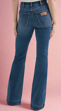 Load image into Gallery viewer, wrangler retro premium trouser jean, high rise