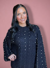 Load image into Gallery viewer, pearl chunky knit sweater, black