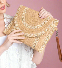 Load image into Gallery viewer, straw clutch+crossbody
