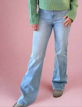 Load image into Gallery viewer, ultra high rise flare, light wash | kancan