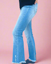 Load image into Gallery viewer, high rise crop flare | kancan