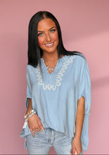 Load image into Gallery viewer, blue skies linen top