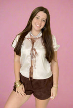 Load image into Gallery viewer, high-waist suede shorts, brown