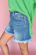 Load image into Gallery viewer, mid-rise frayed denim shorts | zenana