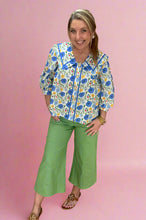 Load image into Gallery viewer, high-waisted cropped pants, apple green