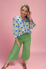 Load image into Gallery viewer, high-waisted cropped pants, apple green