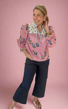 Load image into Gallery viewer, high-waisted cropped pants, navy