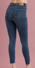 Load image into Gallery viewer, high waist tummy control step-hem skinny | judy blue
