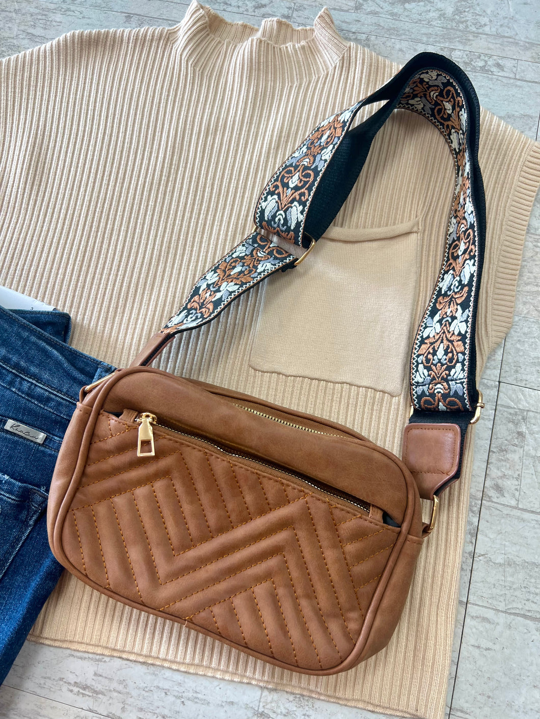 the essential crossbody, brown