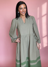 Load image into Gallery viewer, bell sleeve midi, green
