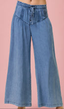 Load image into Gallery viewer, pleated wide leg denim pants
