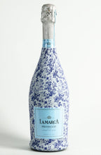 Load image into Gallery viewer, beau bottles grandmillenial blue floral - prosecco collection
