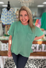 Load image into Gallery viewer, ribbed pocket top, kelly green
