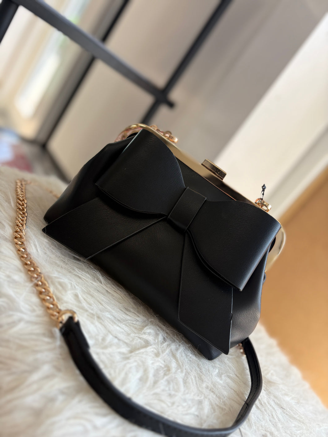 bow tie sling bag, black