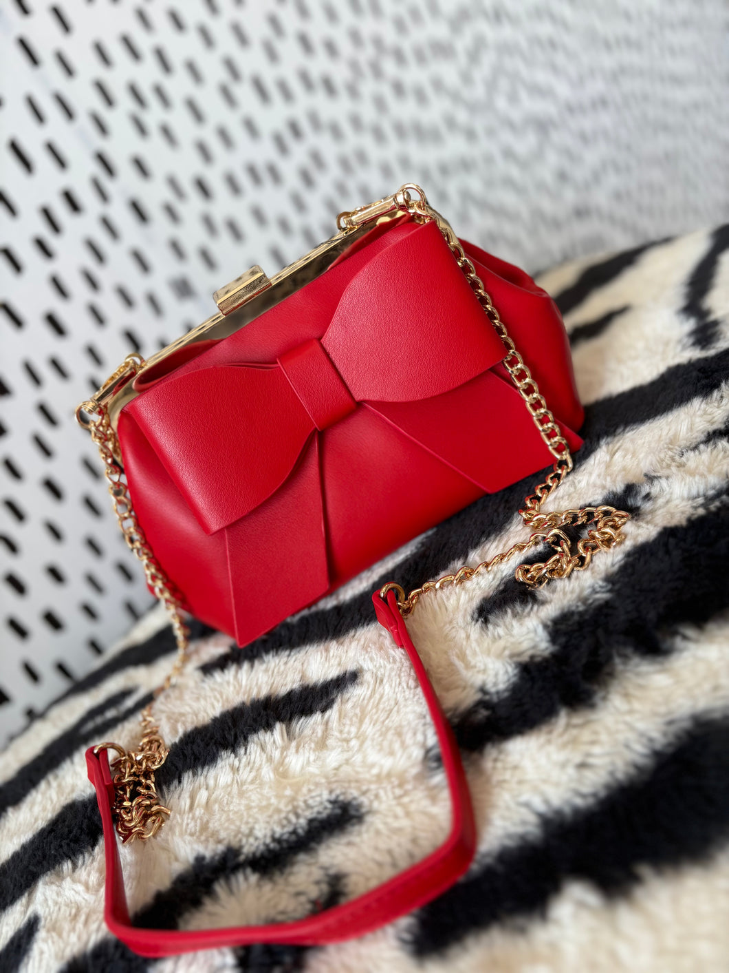 bow tie sling bag, red