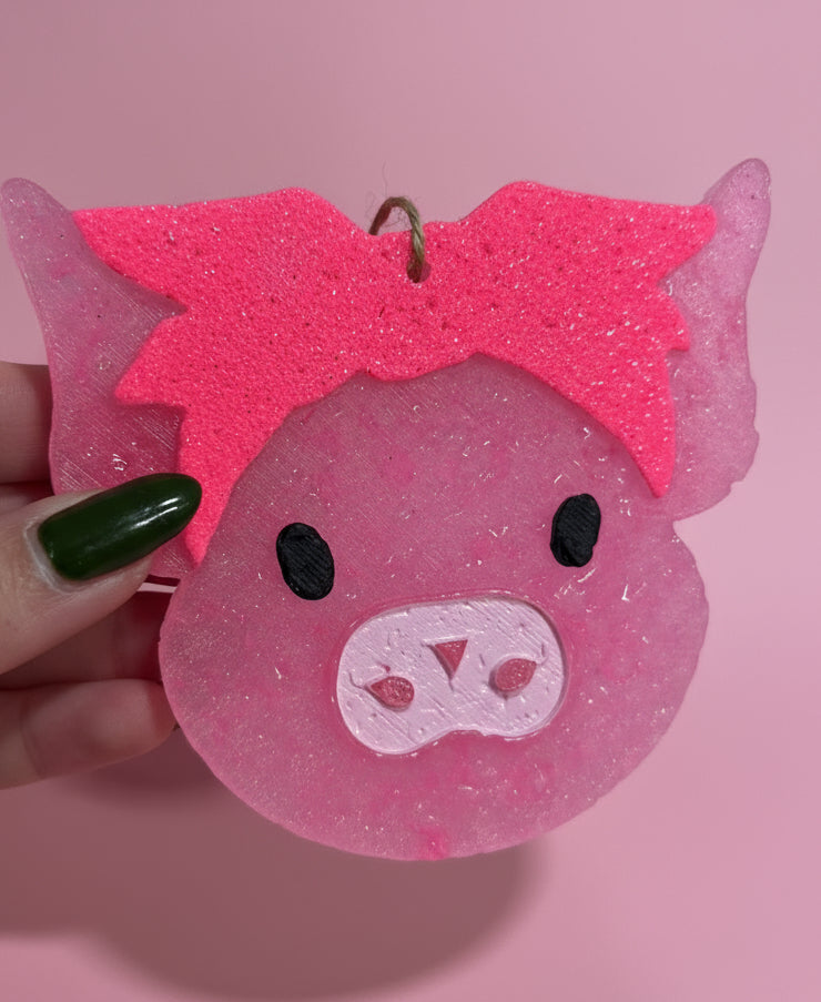 pig with bandana freshie
