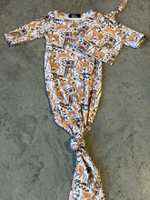 Load image into Gallery viewer, deer stand knotted baby gown
