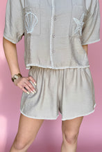 Load image into Gallery viewer, the seabreeze shorts, khaki
