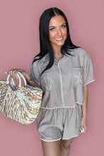 Load image into Gallery viewer, the seabreeze top, khaki
