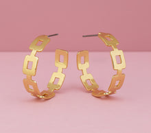 Load image into Gallery viewer, linked hoops
