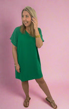 Load image into Gallery viewer, airflow pocket dress, kelly green
