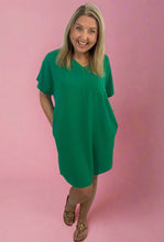 Load image into Gallery viewer, airflow pocket dress, kelly green
