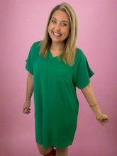 Load image into Gallery viewer, airflow pocket dress, kelly green
