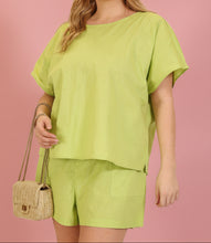 Load image into Gallery viewer, summer linen boxy top, lime | plus size

